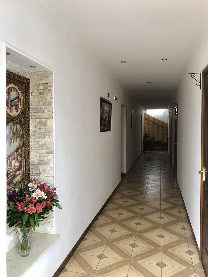 Gusarskiy Hotel&Apartment Kiev Exteriör bild